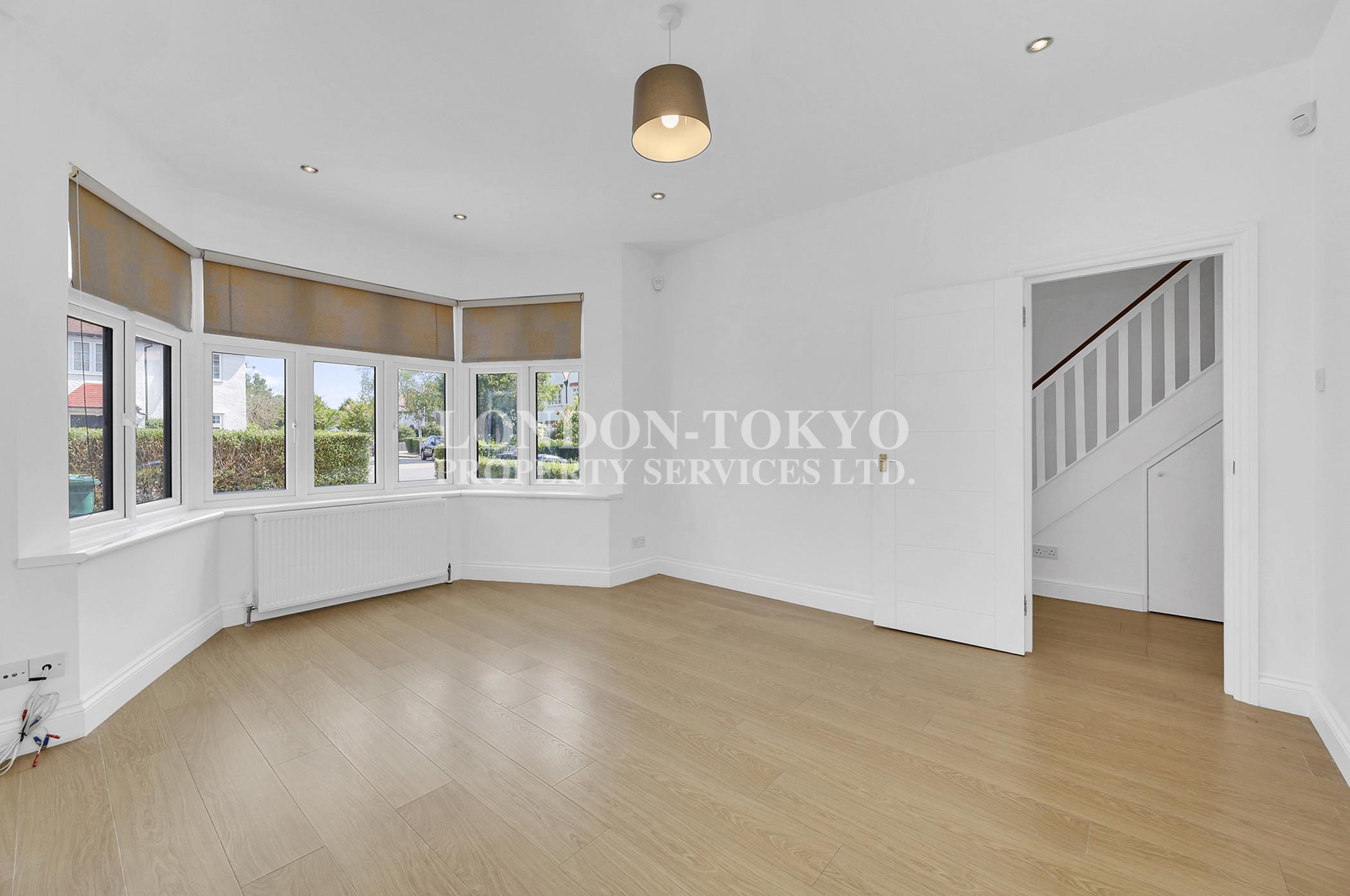 Hervey Close, N3