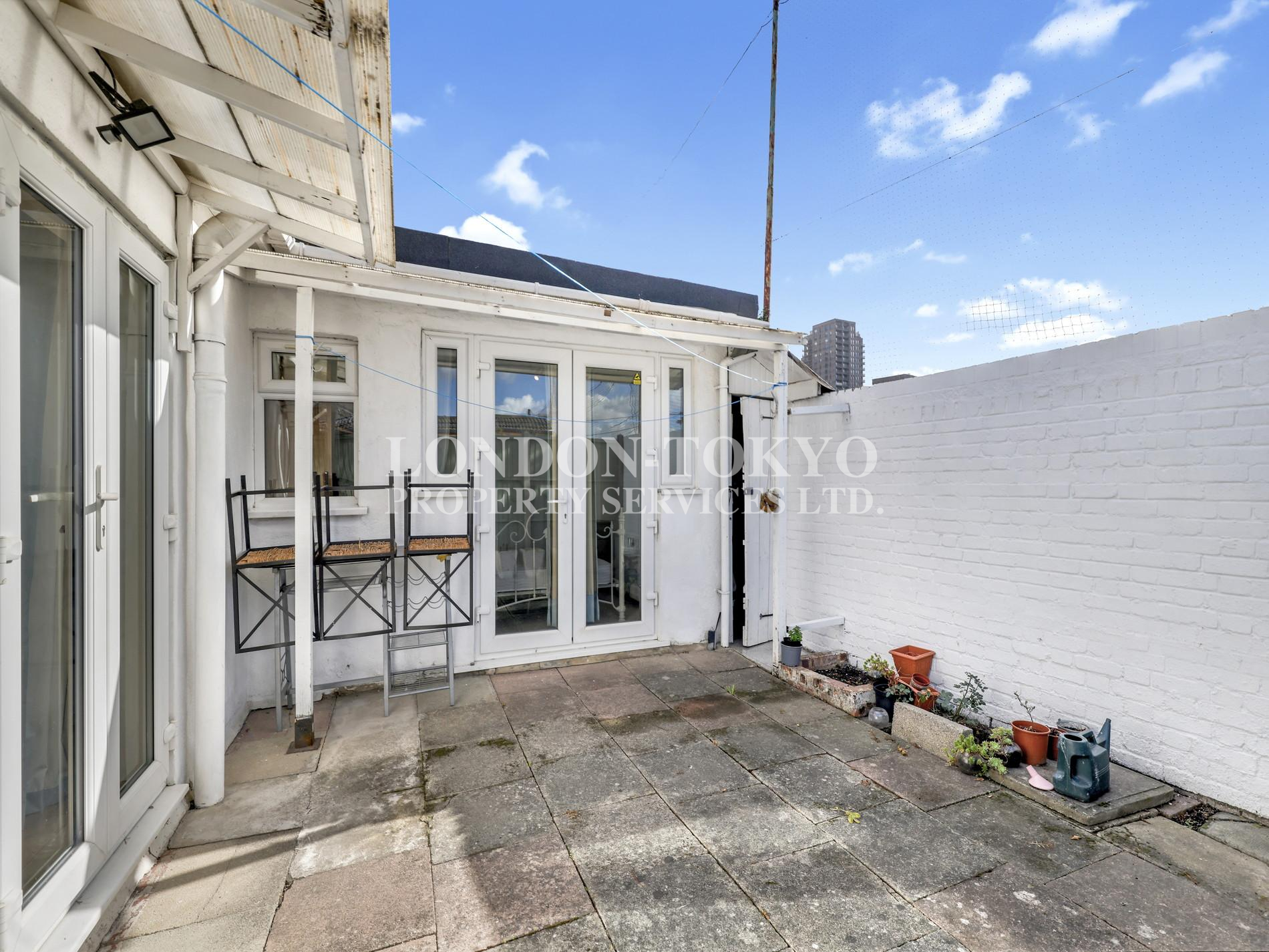 Lowfield Road W3 :: London-Tokyo Property Service