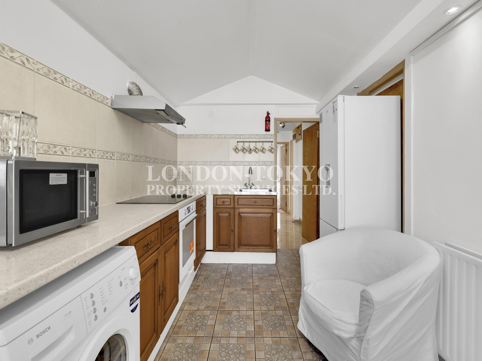 Lowfield Road W3 :: London-Tokyo Property Service