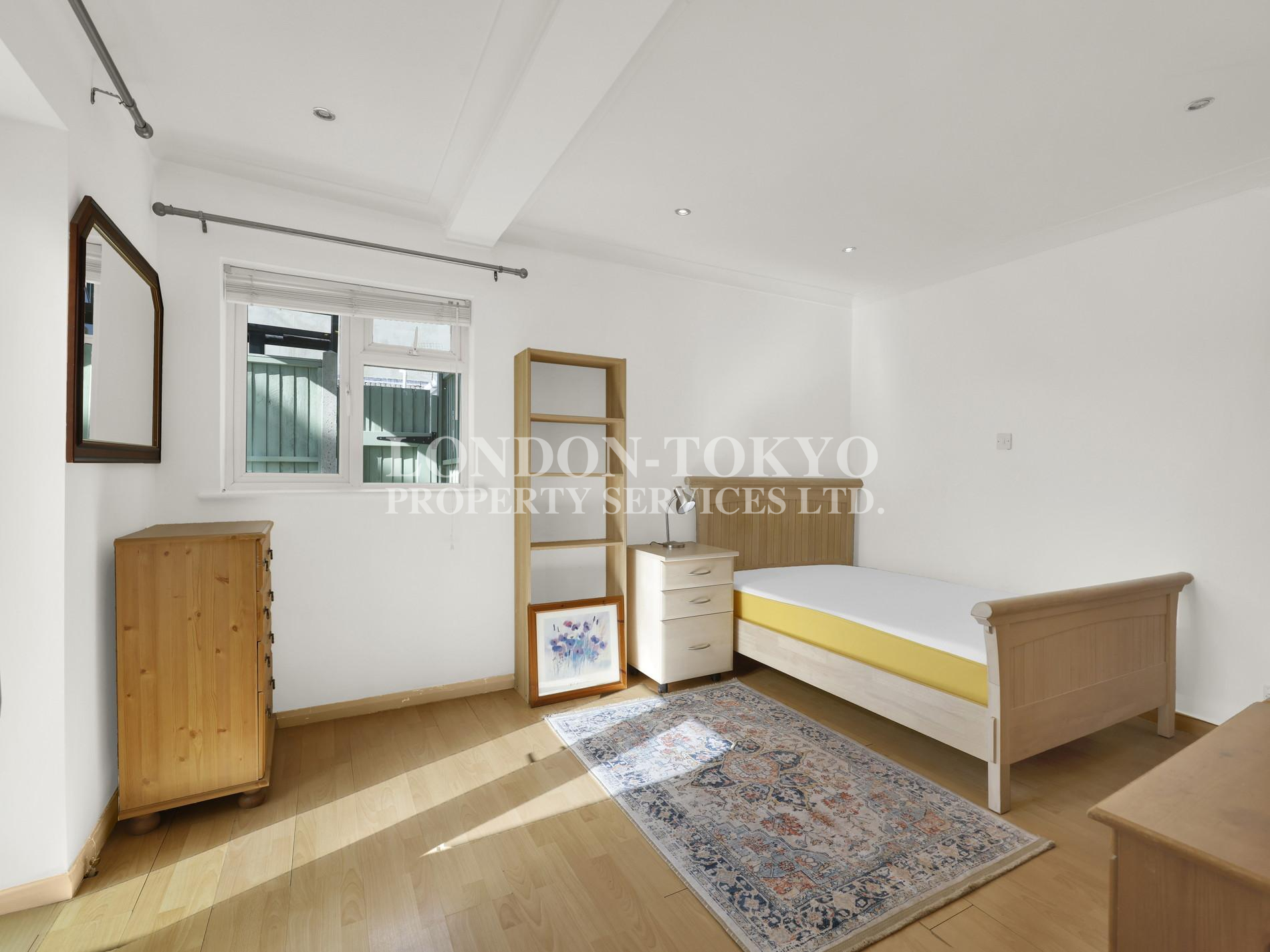 Lowfield Road W3 :: London-Tokyo Property Service