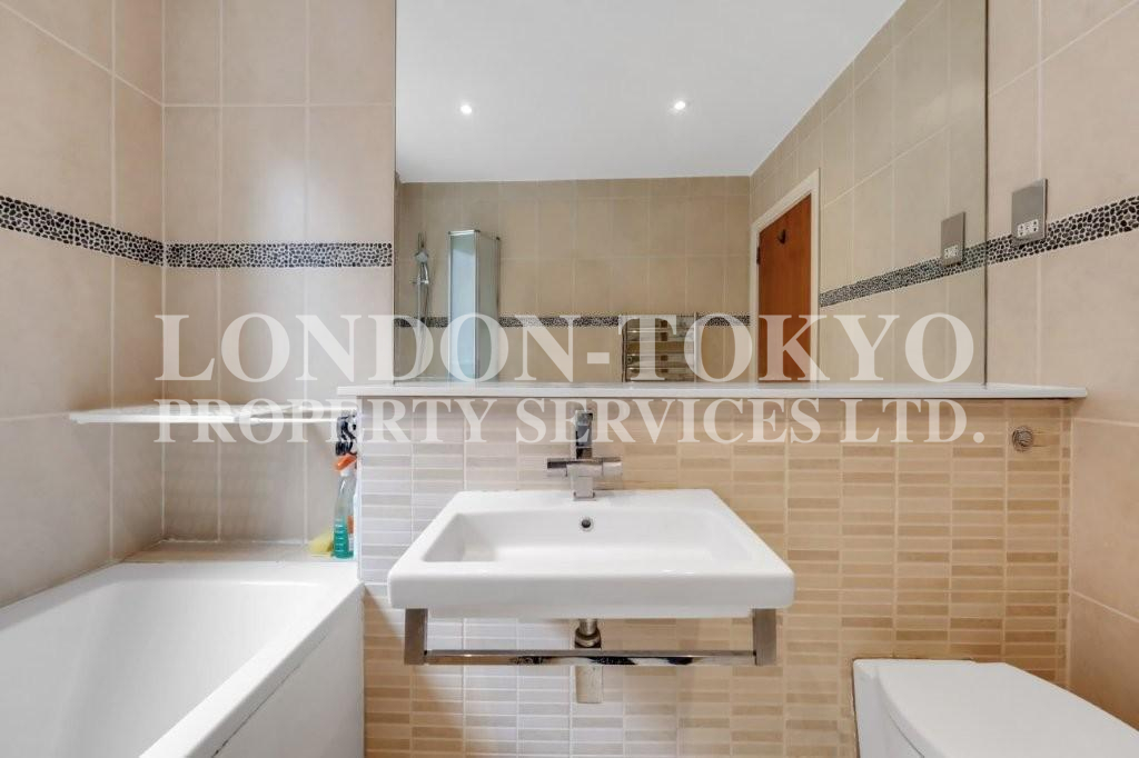 Alcombe  N12  :: London-Tokyo Property Service