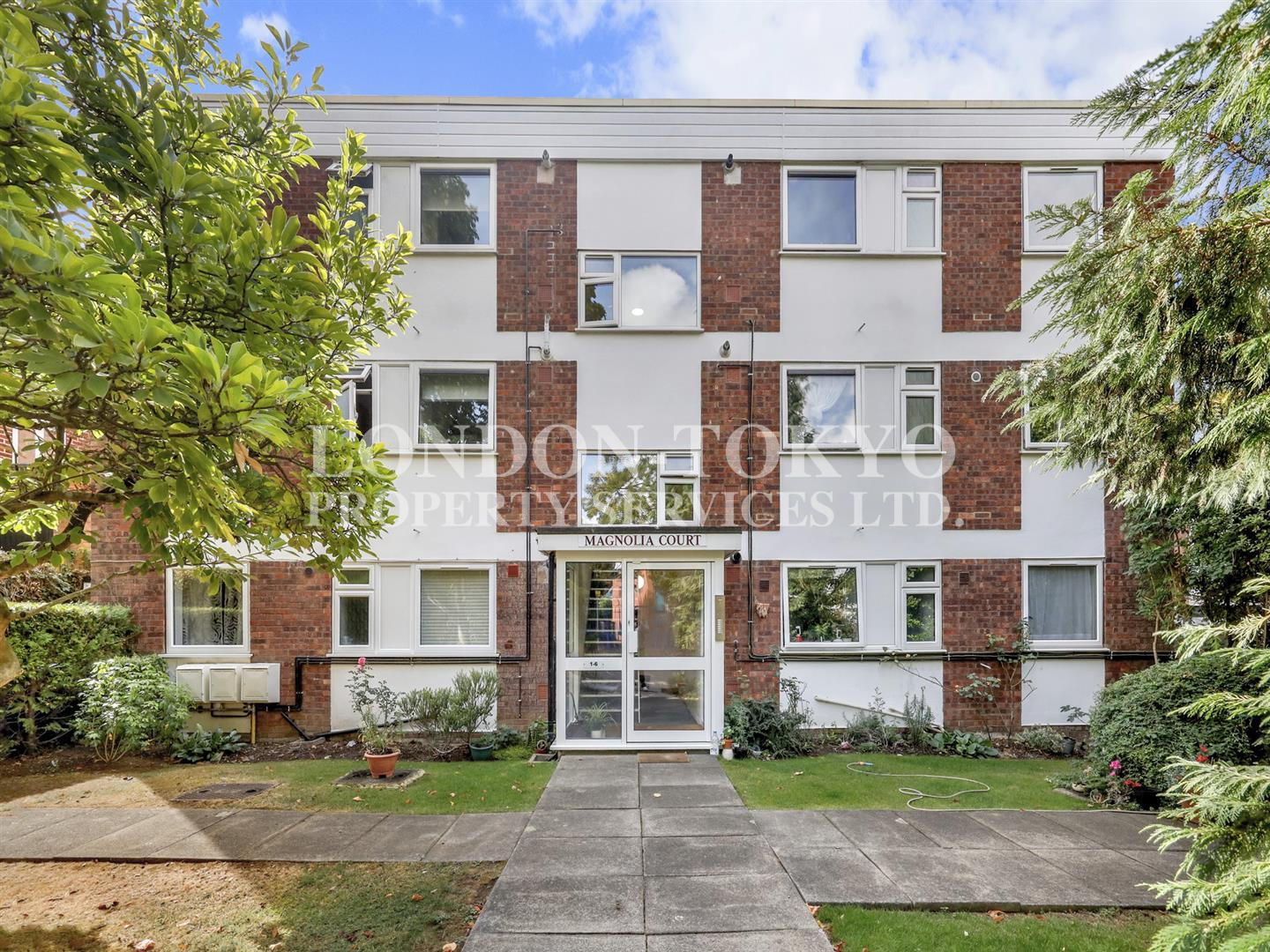 Woodside Grange Road N12 :: London-Tokyo Property Service