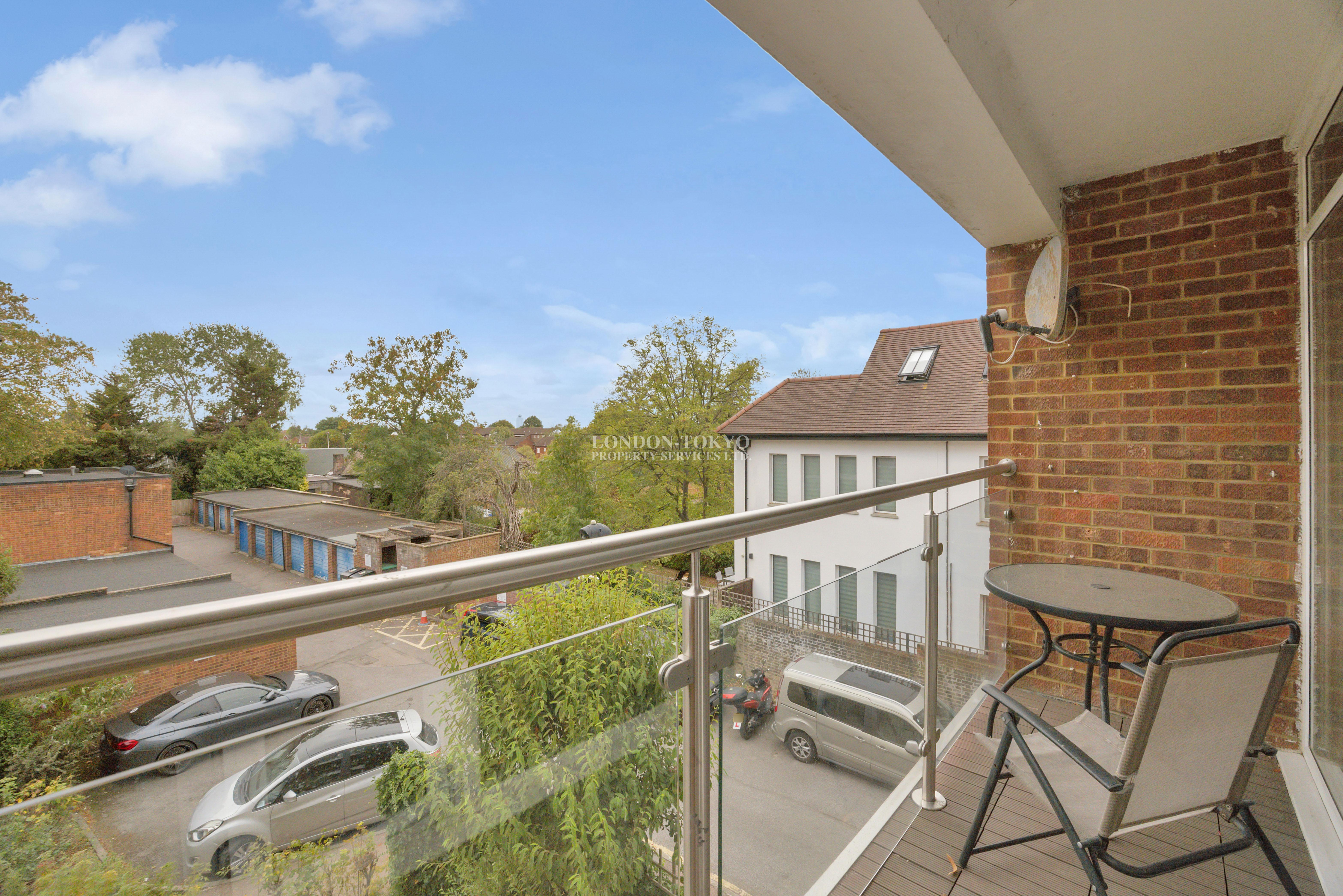 Gunnersbury Manor W5 :: London-Tokyo Property Service