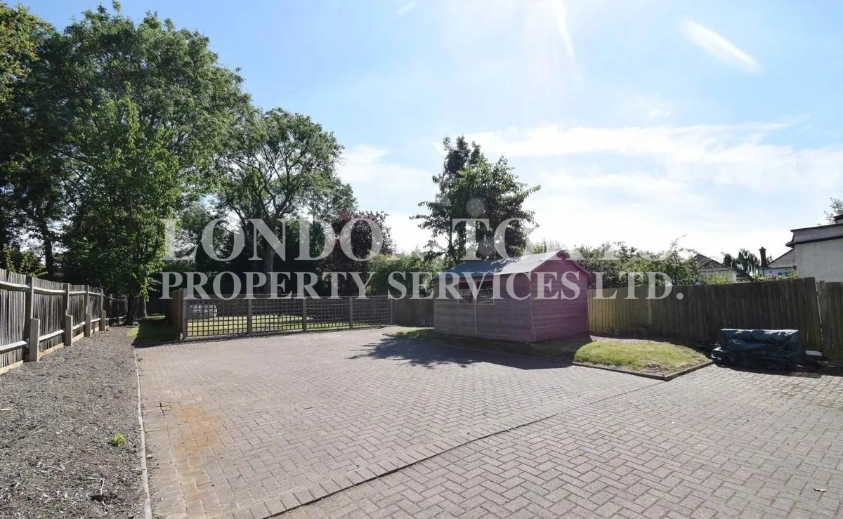 Hendon way NW4 :: London-Tokyo Property Service